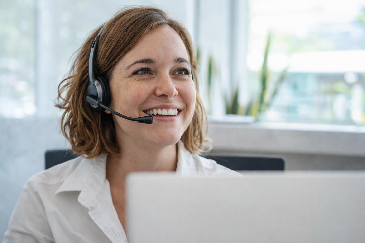 Chef de projet dédiée avec casque